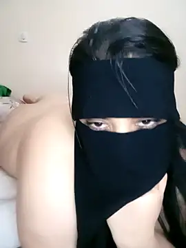 Snapshot of Meryem_sexyy chatting on 04.21.26 Meryem sexyy online show from 04.21.26