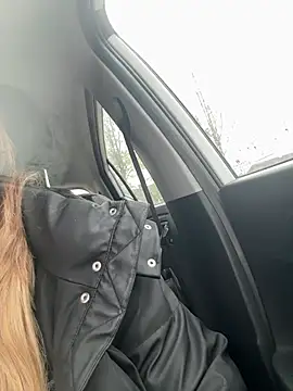 SchmuseBunny online show from 04.20.26