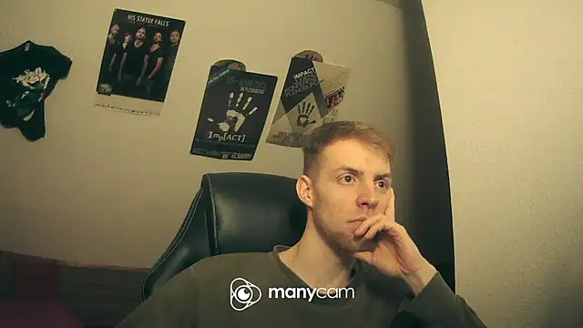 Snapshot of Milkyman7 chatting on 12.17.24 Milkyman7 online show from 12.17.24