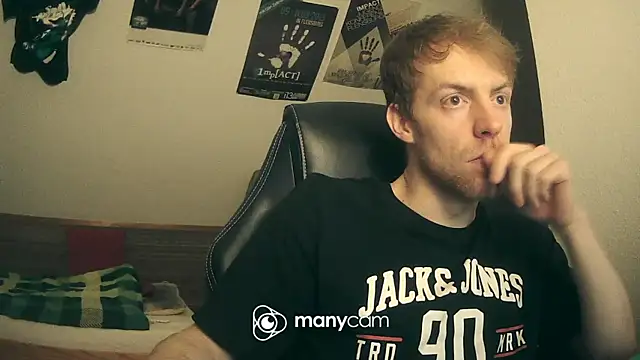 Snapshot of Milkyman7 chatting on 02.14.25 Milkyman7 online show from 02.14.25