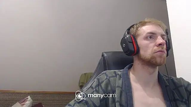 Snapshot of Milkyman7 chatting on 11.21.25 Milkyman7 online show from 11.21.25