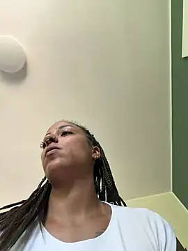 Snapshot of SweetPetiteNoir chatting on 07.10.26 SweetPetiteNoir online show from 07.10.26