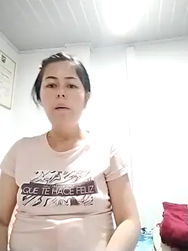 Snapshot of julietaflame chatting on 06.14.26 julietaflame online show from 06.14.26
