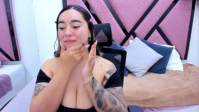Snapshot of MiaaCastroo chatting on 07.31.26 MiaaCastroo online show from 07.31.26
