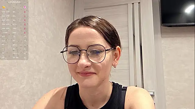 Snapshot of EvaDevis chatting on 05.22.26 EvaDevis online show from 05.22.26