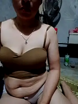 Snapshot of Tieuthu2 chatting on 06.08.26 Tieuthu2 online show from 06.08.26