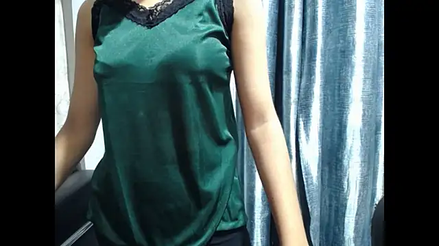 Snapshot of Rasha_ chatting on 05.22.26 Rasha online show from 05.22.26