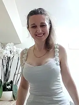 irresistibelle online show from 05.06.26
