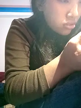 Snapshot of LucyBri01 chatting on 04.25.26 LucyBri01 online show from 04.25.26