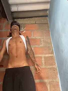 JuanLpLp online show from 04.17.26