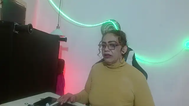 Sweet-Mommy-Milf online show from 05.14.26
