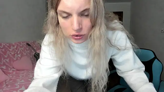 Snapshot of milliKira006 chatting on 05.11.26 milliKira006 online show from 05.11.26