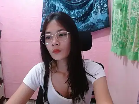 Snapshot of Sweetsexylady19 chatting on 05.06.26 Sweetsexylady19 online show from 05.06.26