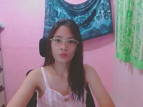 Snapshot of Sweetsexylady19 chatting on 05.10.26 Sweetsexylady19 online show from 05.10.26