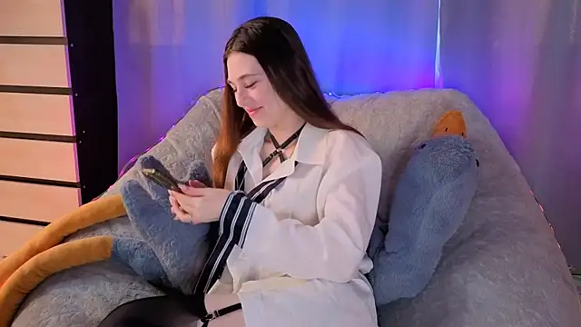 Snapshot of SunlitDeslre chatting on 05.21.26 SunlitDeslre online show from 05.21.26