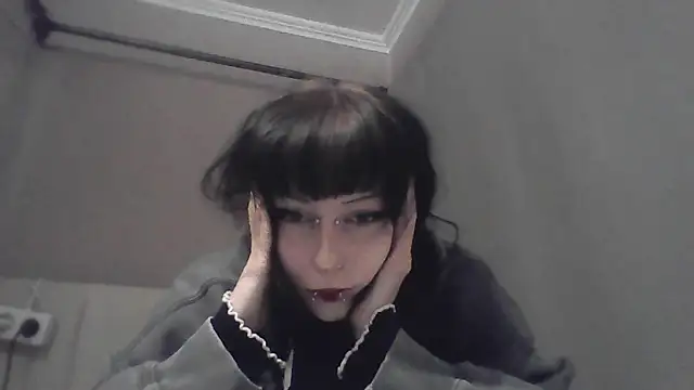 Snapshot of ChargedReign chatting on 04.25.26 ChargedReign online show from 04.25.26