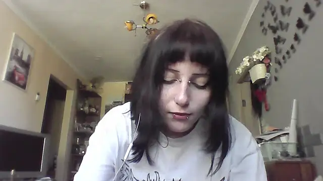 Snapshot of ChargedReign chatting on 05.04.26 ChargedReign online show from 05.04.26
