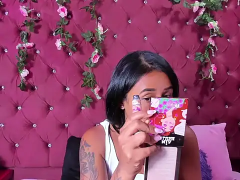Molly Brunette  online show from 04.30.26