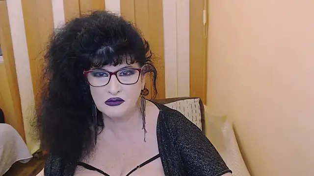 Snapshot of QuuenOfSin chatting on 03.16.25 QuuenOfSin online show from 03.16.25