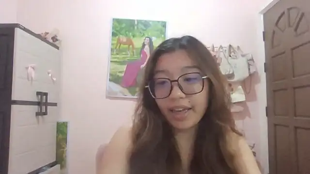 ShakiaChesbro online show from 04.26.26