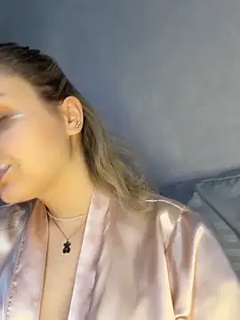 AmeliaLux online show from 05.14.26