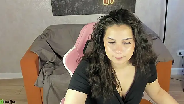 Vivien Ross online show from 05.12.26