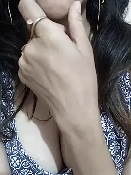 lovelyrosewifey online show from 04.24.26