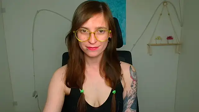 Snapshot of Luna_Tantra chatting on 06.16.26 Luna Tantra online show from 06.16.26