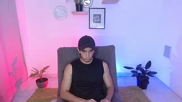 Snapshot of dante_18cm_ chatting on 05.21.26 dante 18cm online show from 05.21.26