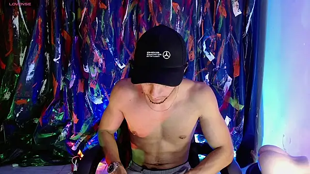 Snapshot of dante_18cm_ chatting on 05.28.26 dante 18cm online show from 05.28.26