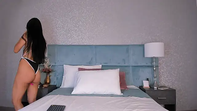 Snapshot of Larissa_Luna chatting on 05.27.26 Larissa Luna online show from 05.27.26