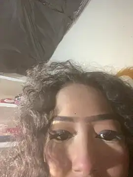 Rosamosquet online show from 04.24.26