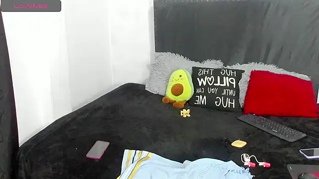 Snapshot of camila_valenciia_ chatting on 07.08.26 camila valenciia online show from 07.08.26