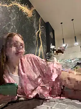 Snapshot of LOLAskk chatting on 06.19.26 LOLAskk online show from 06.19.26