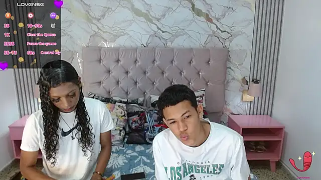 Mia Hiills online show from 05.11.26