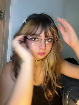 Snapshot of sofiakitty_love chatting on 05.30.26 sofiakitty love online show from 05.30.26
