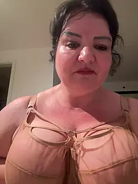 Snapshot of curvymilfmicha chatting on 07.08.26 curvymilfmicha online show from 07.08.26