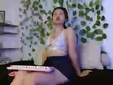 Snapshot of Jennal-Guerrero chatting on 05.15.26 Jennal-Guerrero online show from 05.15.26