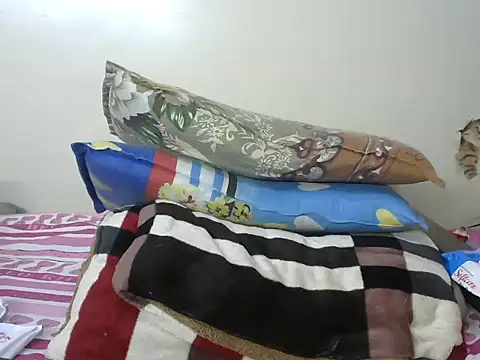 Snapshot of sedzani23 chatting on 05.05.26 sedzani23 online show from 05.05.26