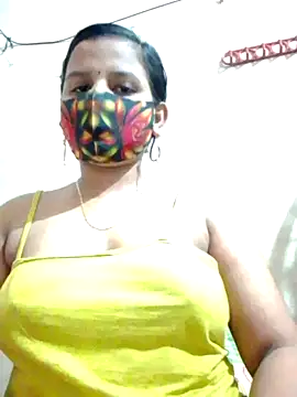 Snapshot of Nigar_Hatun chatting on 04.22.26 Nigar Hatun online show from 04.22.26