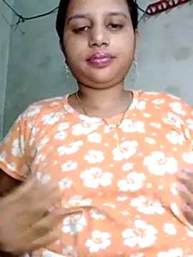 Snapshot of Nigar_Hatun chatting on 04.25.26 Nigar Hatun online show from 04.25.26