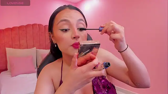 Snapshot of samara_star chatting on 05.18.26 samara star online show from 05.18.26