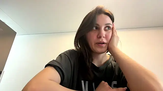 www Lily13 online show from 04.24.26