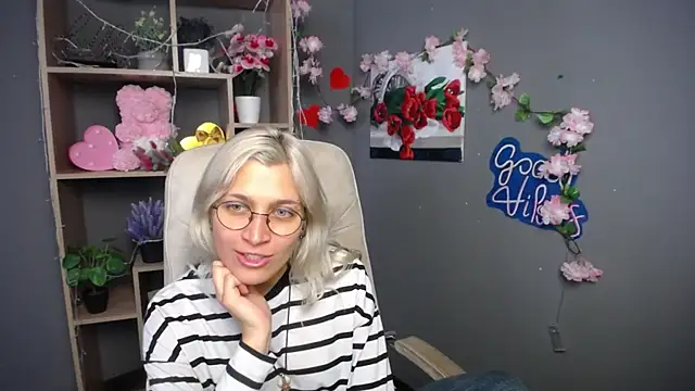 Snapshot of RubyDaviss chatting on 05.27.26 RubyDaviss online show from 05.27.26