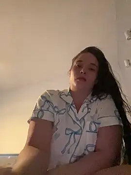 Snapshot of Poppylooloo chatting on 05.26.26 Poppylooloo online show from 05.26.26