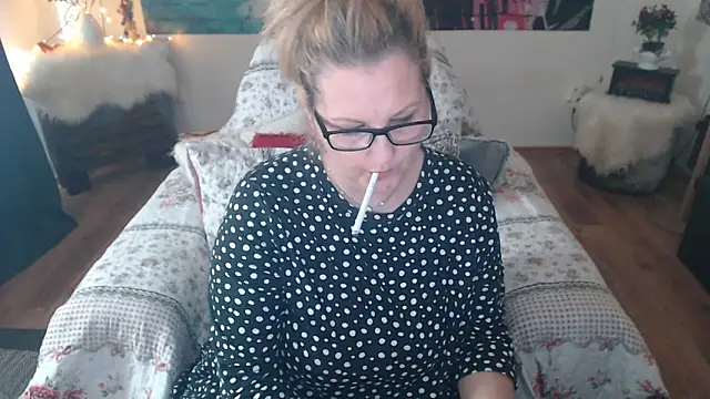 Divineblond online show from 03.21.25