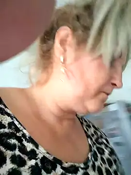 Divineblond online show from 10.08.25