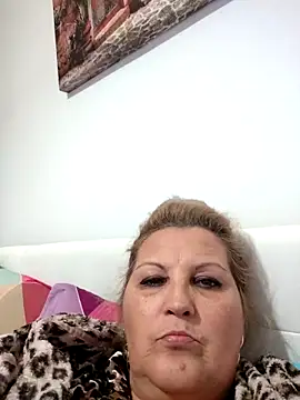 Divineblond online show from 10.14.25