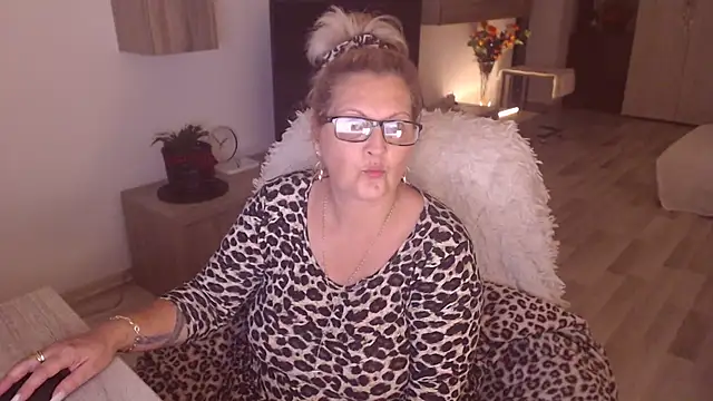 Divineblond online show from 10.16.25