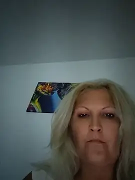 Snapshot of Divineblond chatting on 07.09.26 Divineblond online show from 07.09.26
